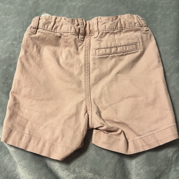 Old Navy chino shorts - Picture 2 of 3